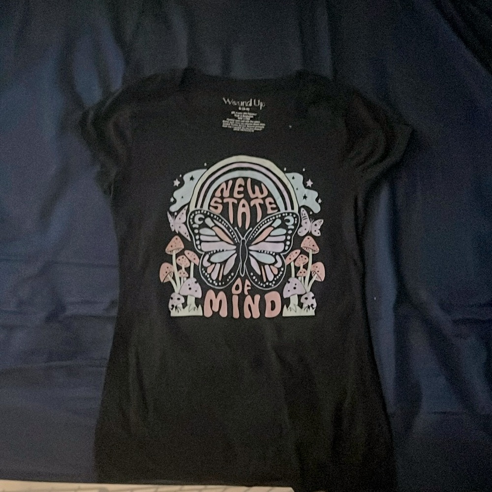 Wound up new state of mind shirt S(3-5)